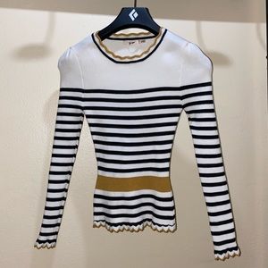 NWOT - Long sleeved, striped fitted sweater, size XS, Mi Ami. Jagged hemline
